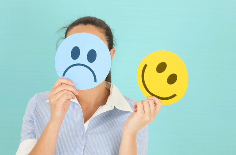 Đừng nhìn đời qua “lăng kính” màu đen